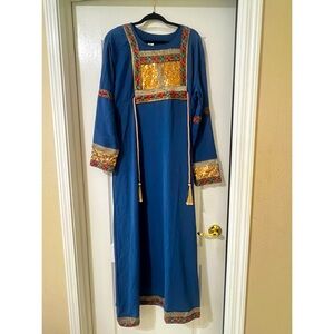 Selling this gorgeous Abaya Kaftan from the Middle East, will negotiate 😘